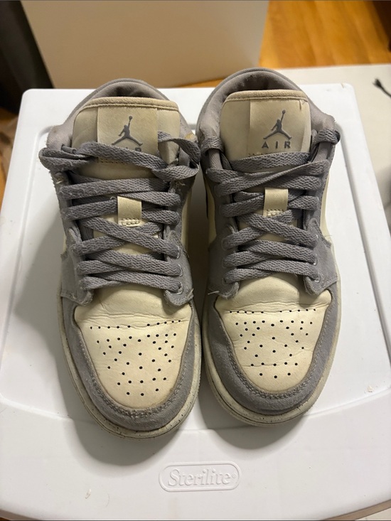 Nike Air Force Shoes - Nike Air Jordan Kids' Low-Top Sneakers in Cream and Gray size 7.5